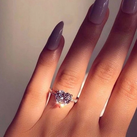 Beautiful Heart Cubic Zirconia Silver Ring - Picture 4 of 5